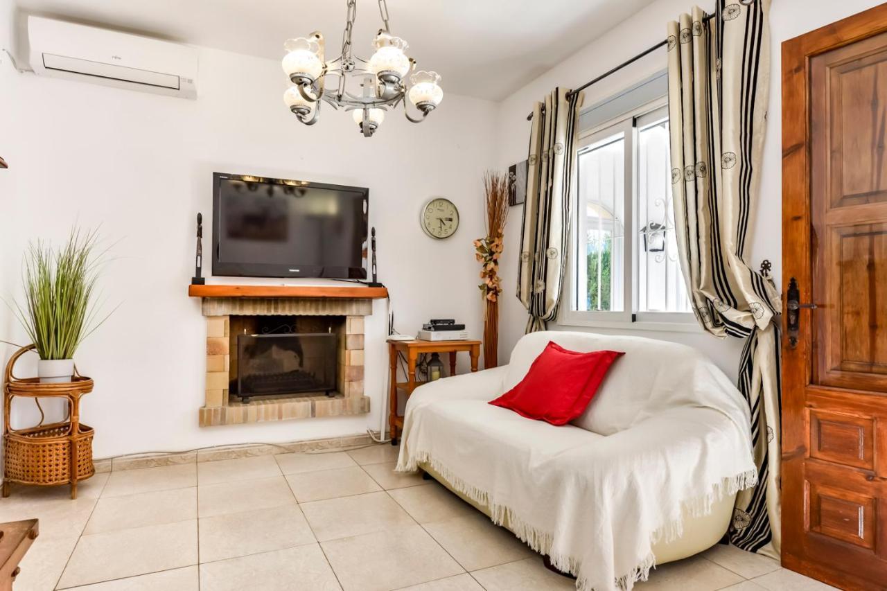 Guzman - Alba Villa Calp